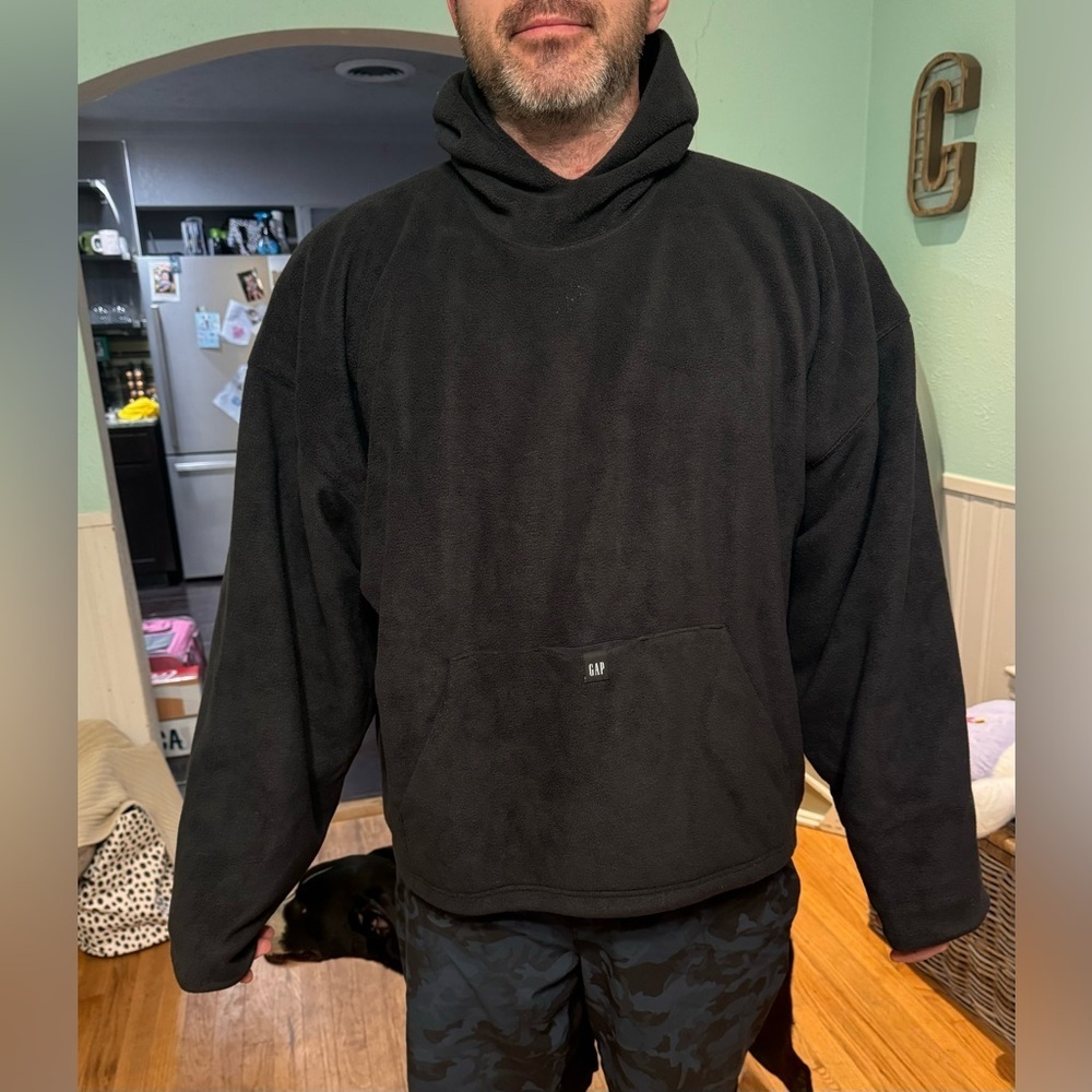 Yeezy Gap Engineered by Balenciaga Polar Fleece Padded Hoodie in black - Picture 11 of 11